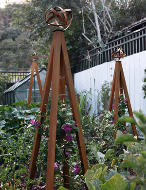 Akoris Garden Obelisk Large