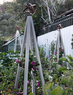 Akoris Garden Obelisk Large