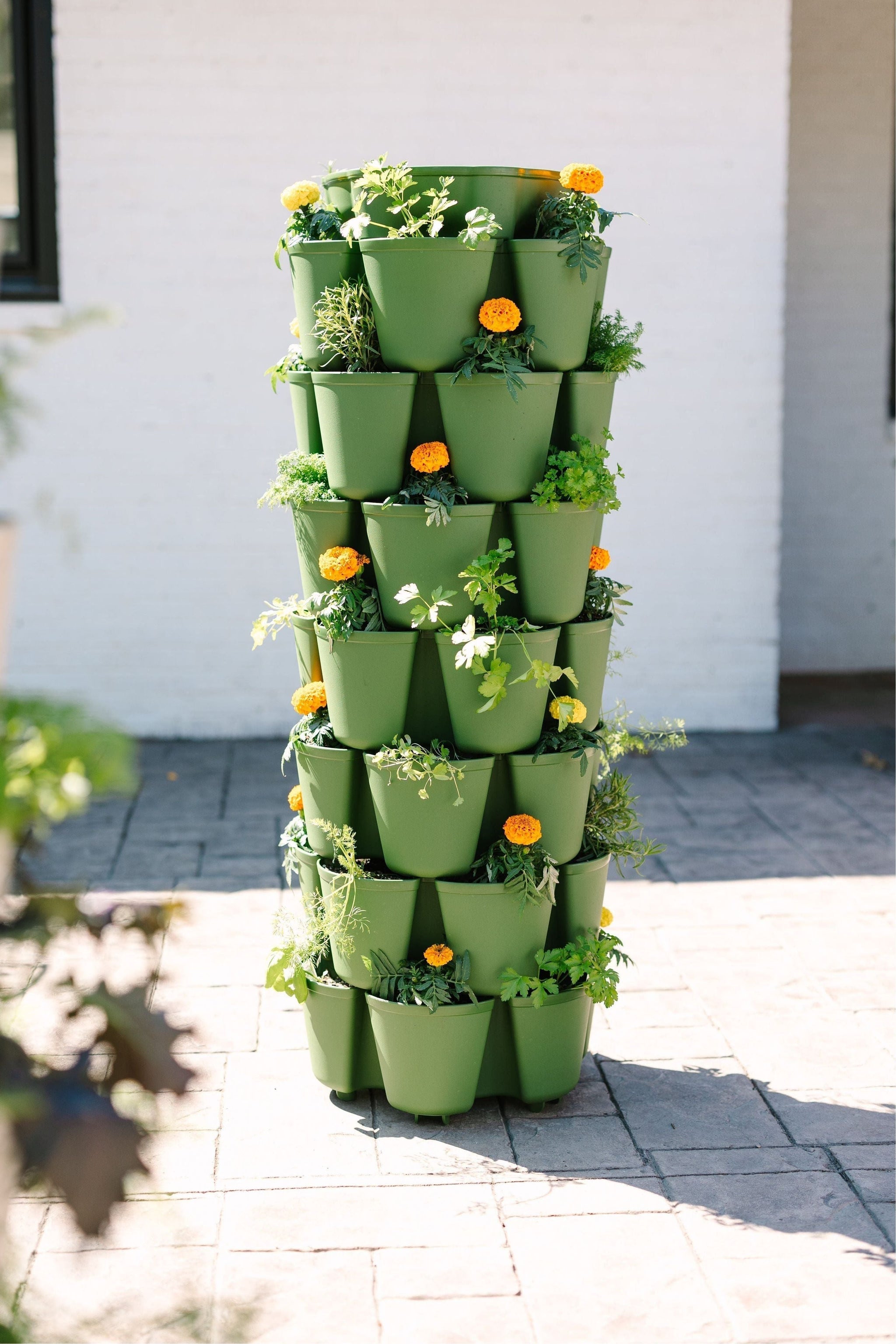vertical hanging planter 7 Tier GreenStalk Garden Leaf Vertical Planter