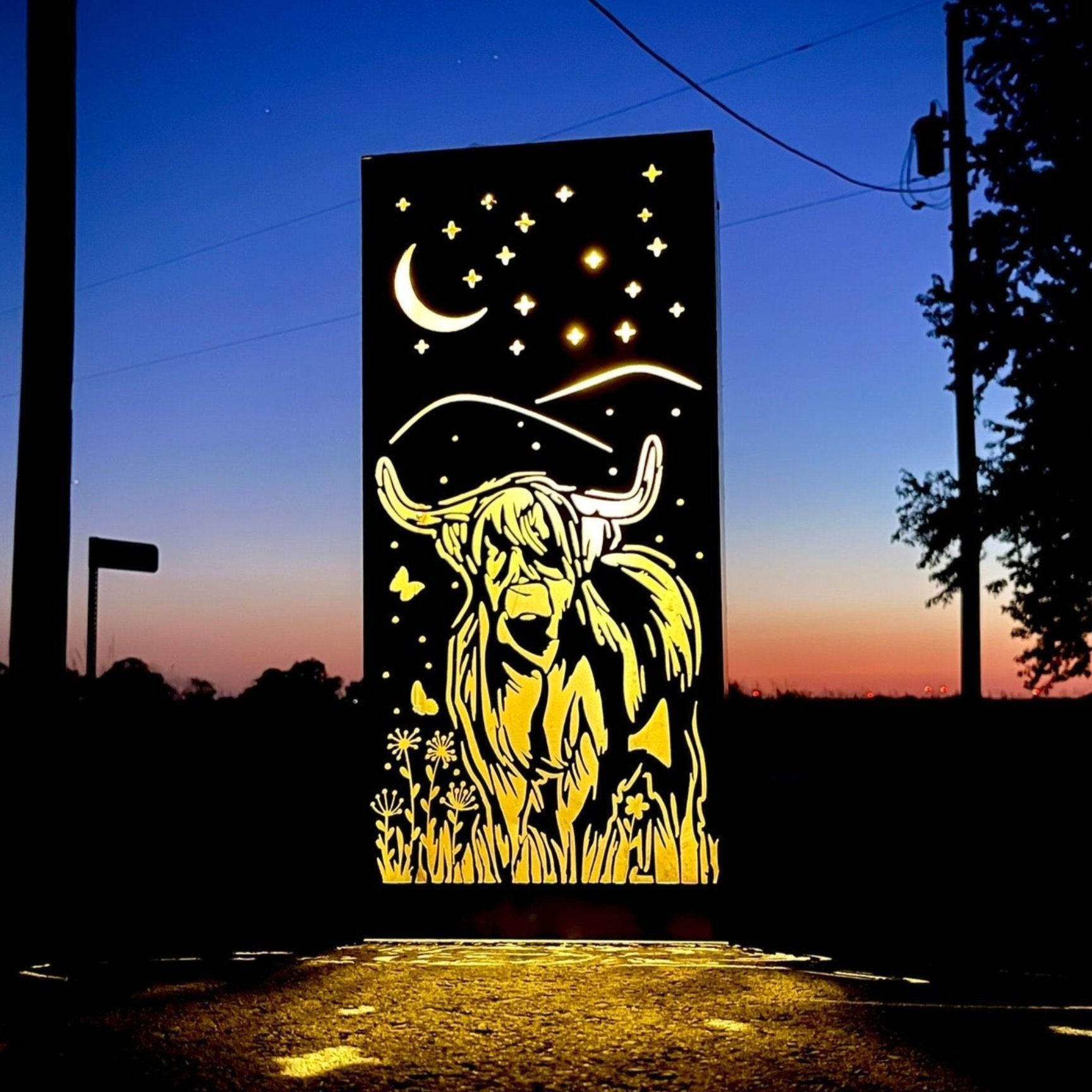 Highland Cow Solar Luminary Pillar - Steel - Multiple Sizes