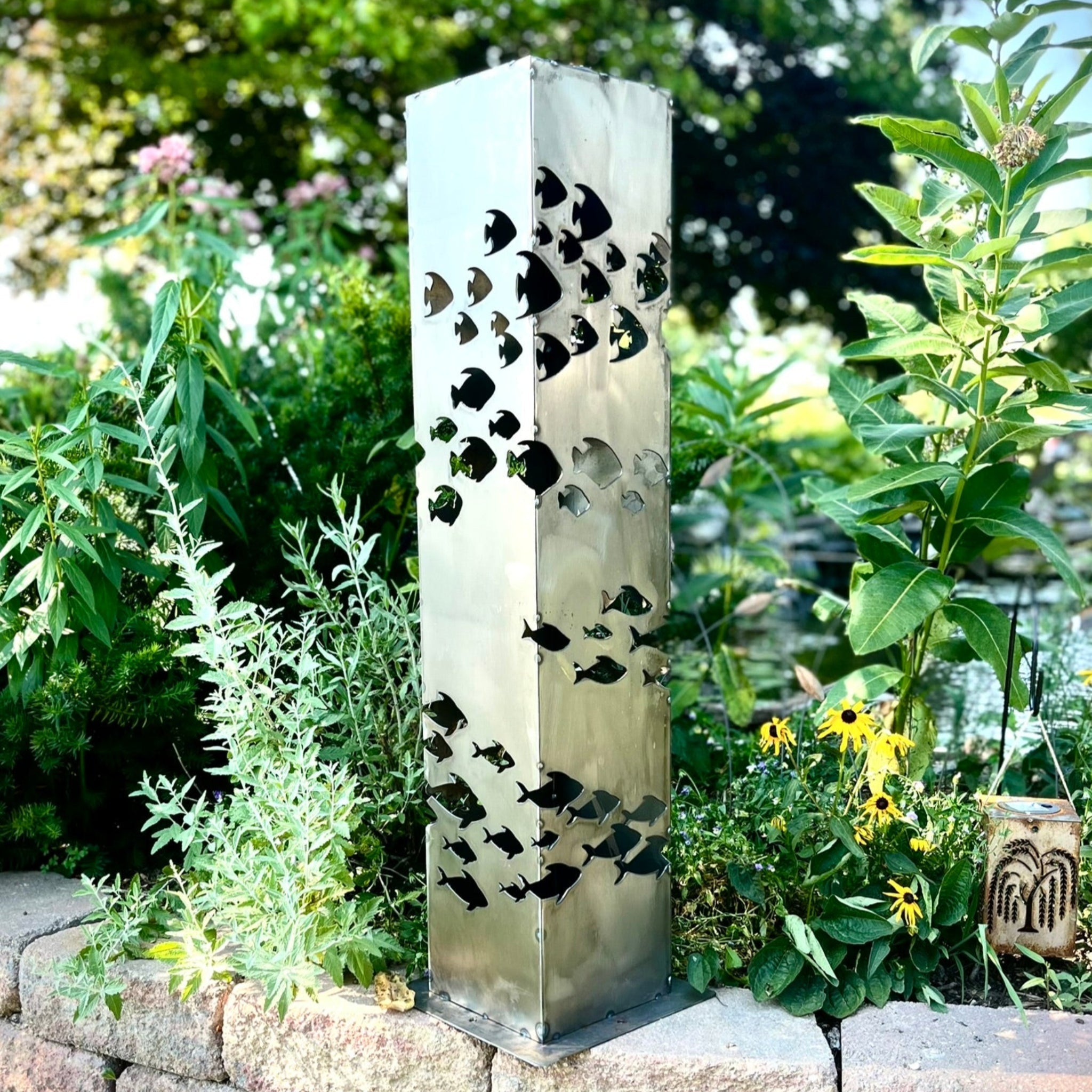 School of Fish Luminary Pillar | 30-inch