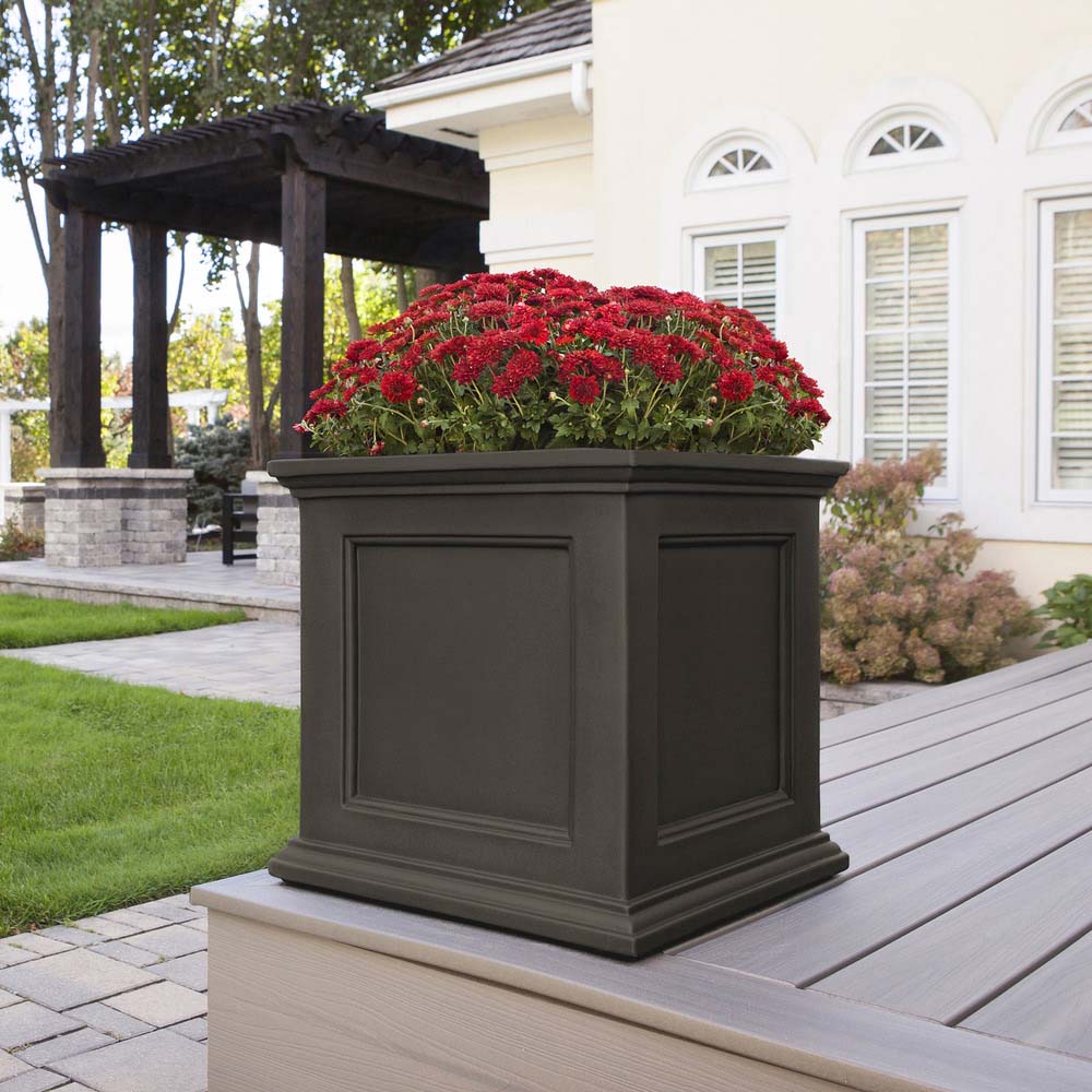 fairfield self watering planter Mayne 20 x 20 in. Fairfield Patio Planter
