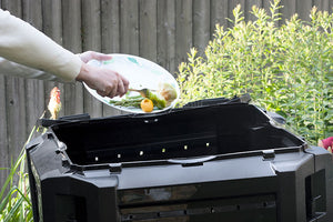 Composting in the Compost Wizard Eco Square 
