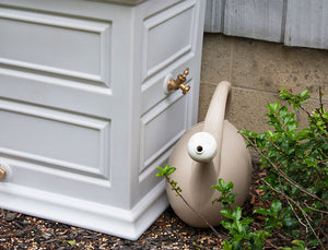 Savannah Elevated Garden Rain Saver with watering can