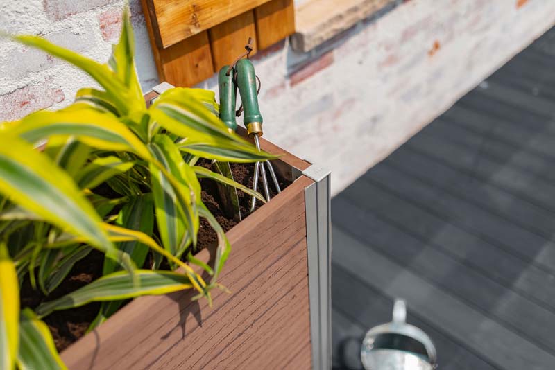 Urbana Large Parklette Planter corner