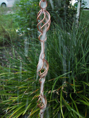 Twist Loops Copper Rain Chain with water running through links